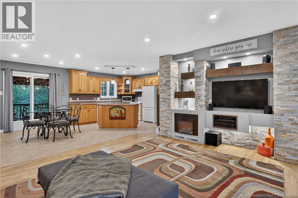 60 Anik Crescent - 13