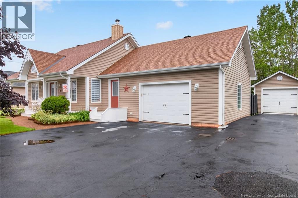 60 Anik Crescent - 2