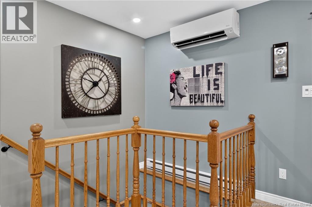 60 Anik Crescent - 24