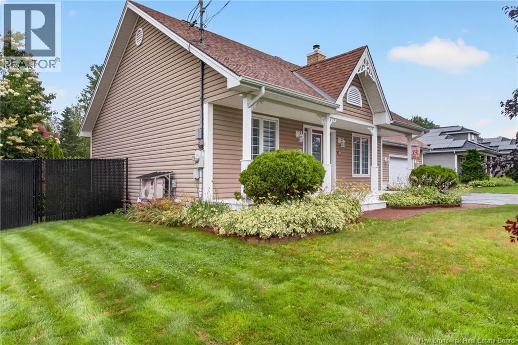 60 Anik Crescent - 3