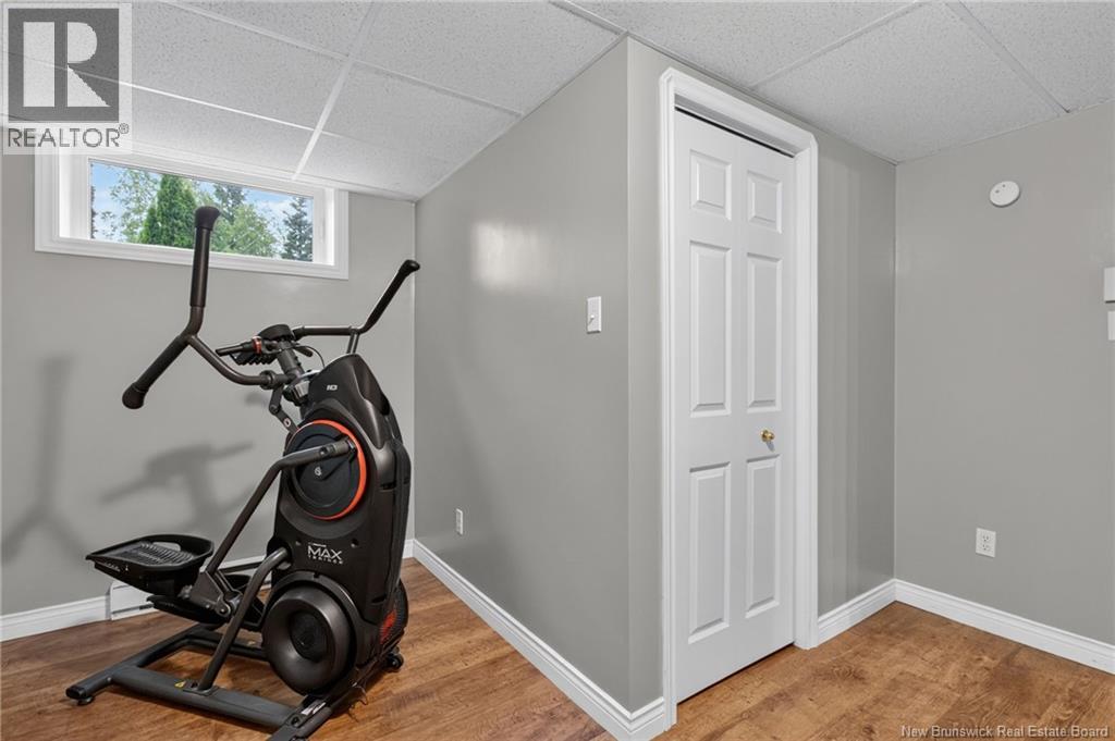 60 Anik Crescent - 32