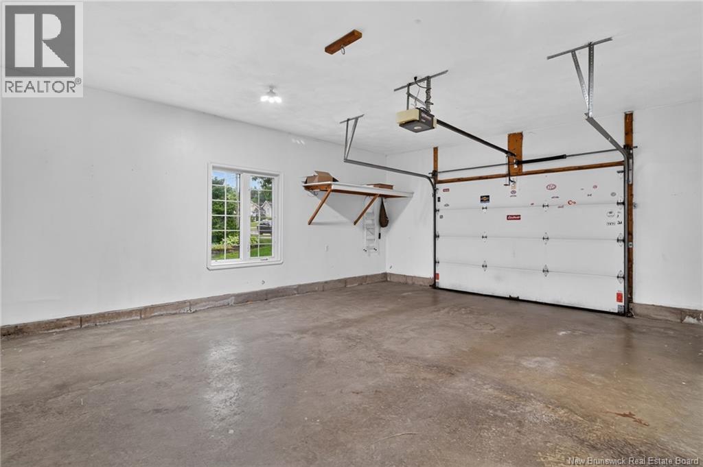 60 Anik Crescent - 35