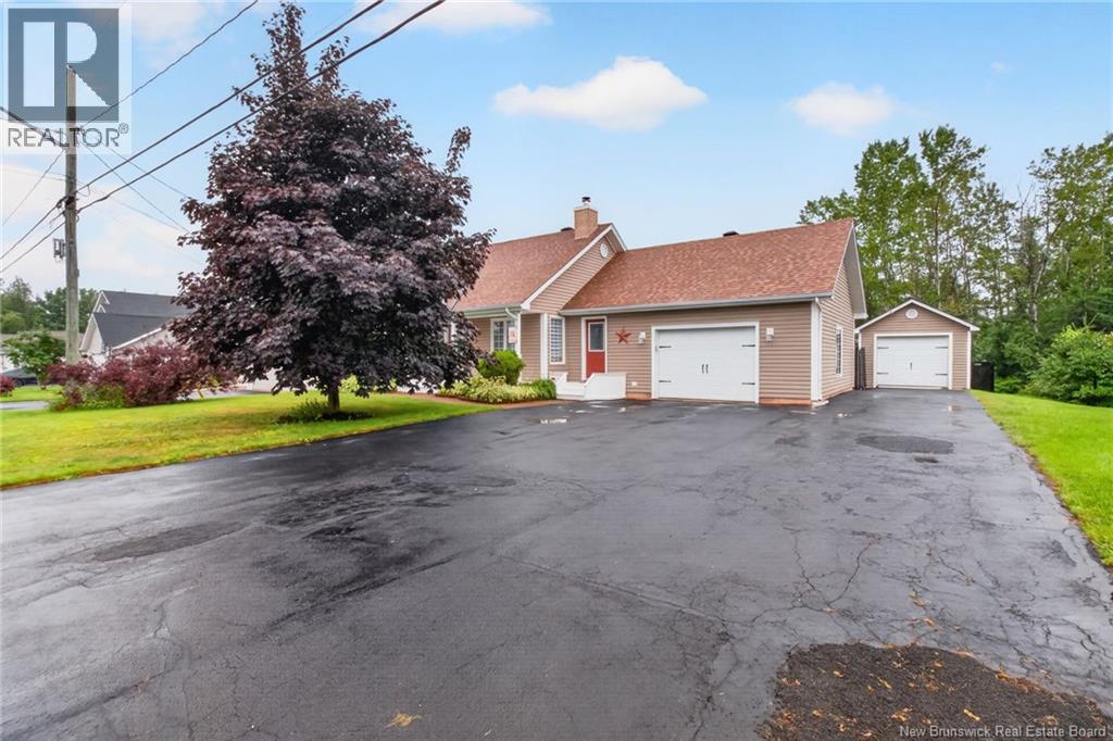 60 Anik Crescent - 4