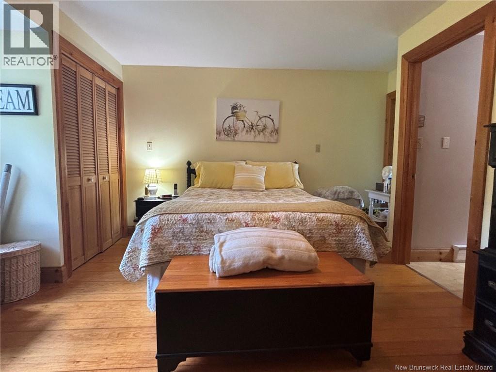 106 LAKESIDE DR - 33