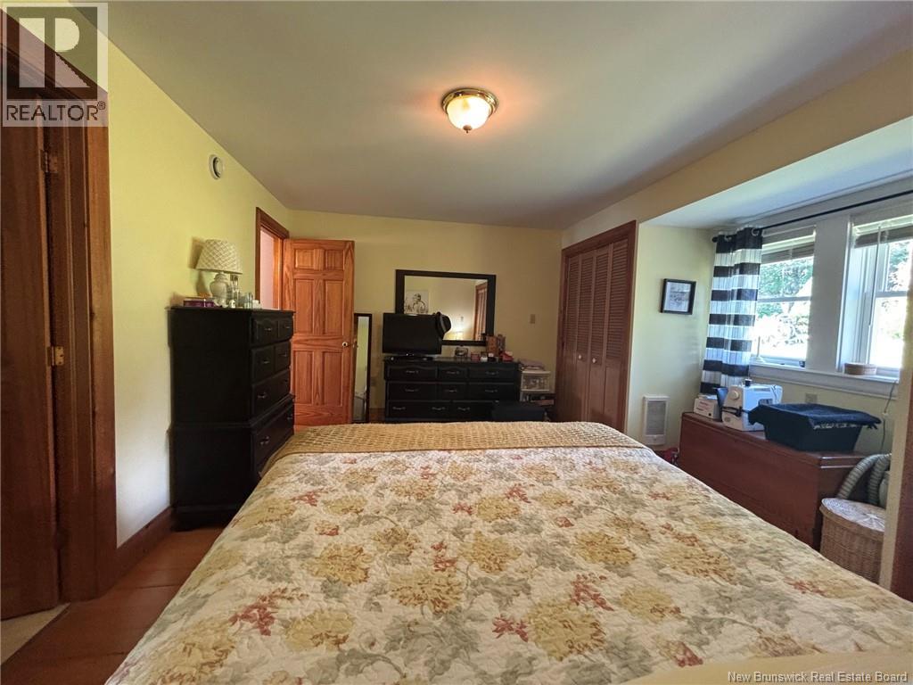 106 LAKESIDE DR - 34