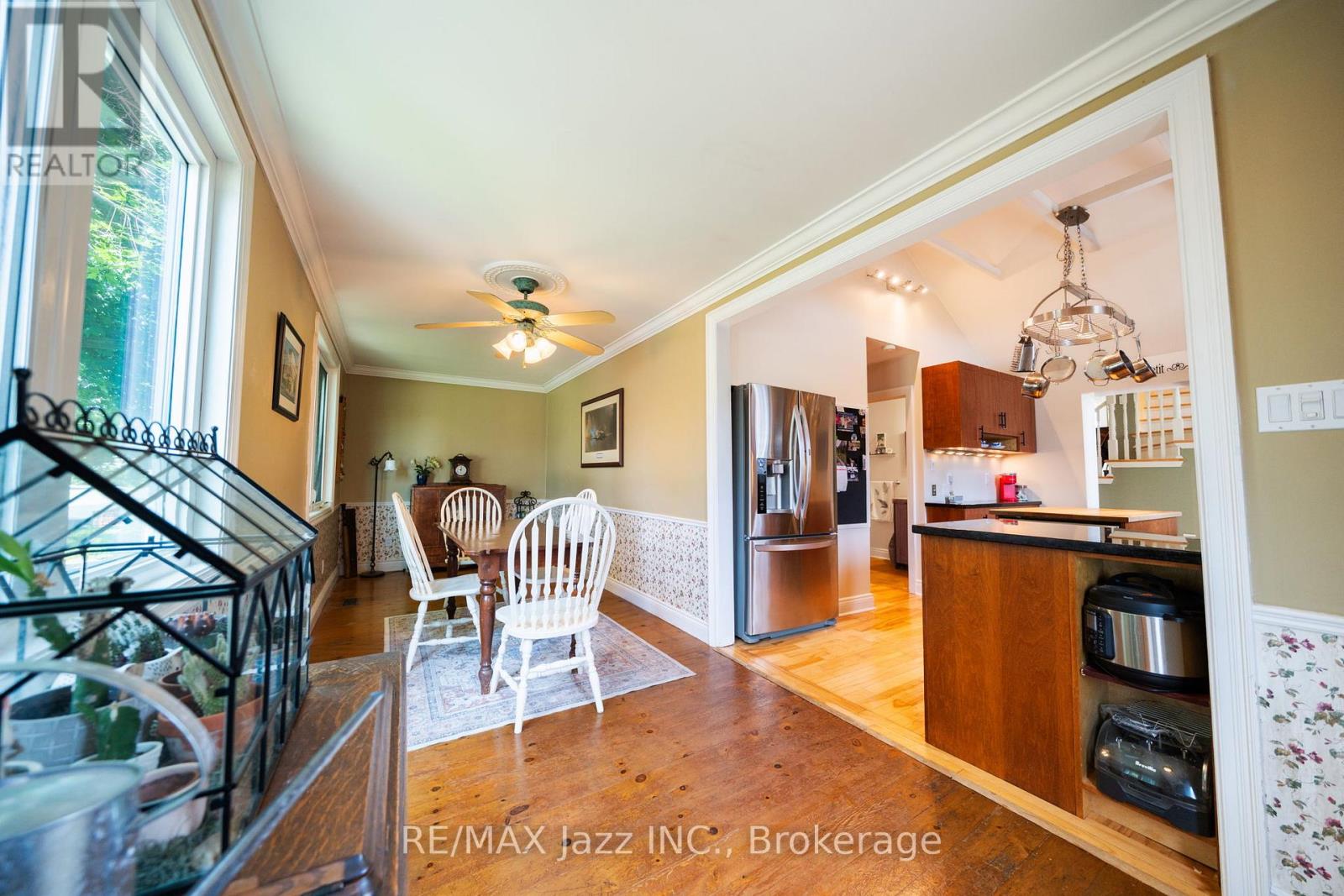917 BYRON STREET N - Image 13