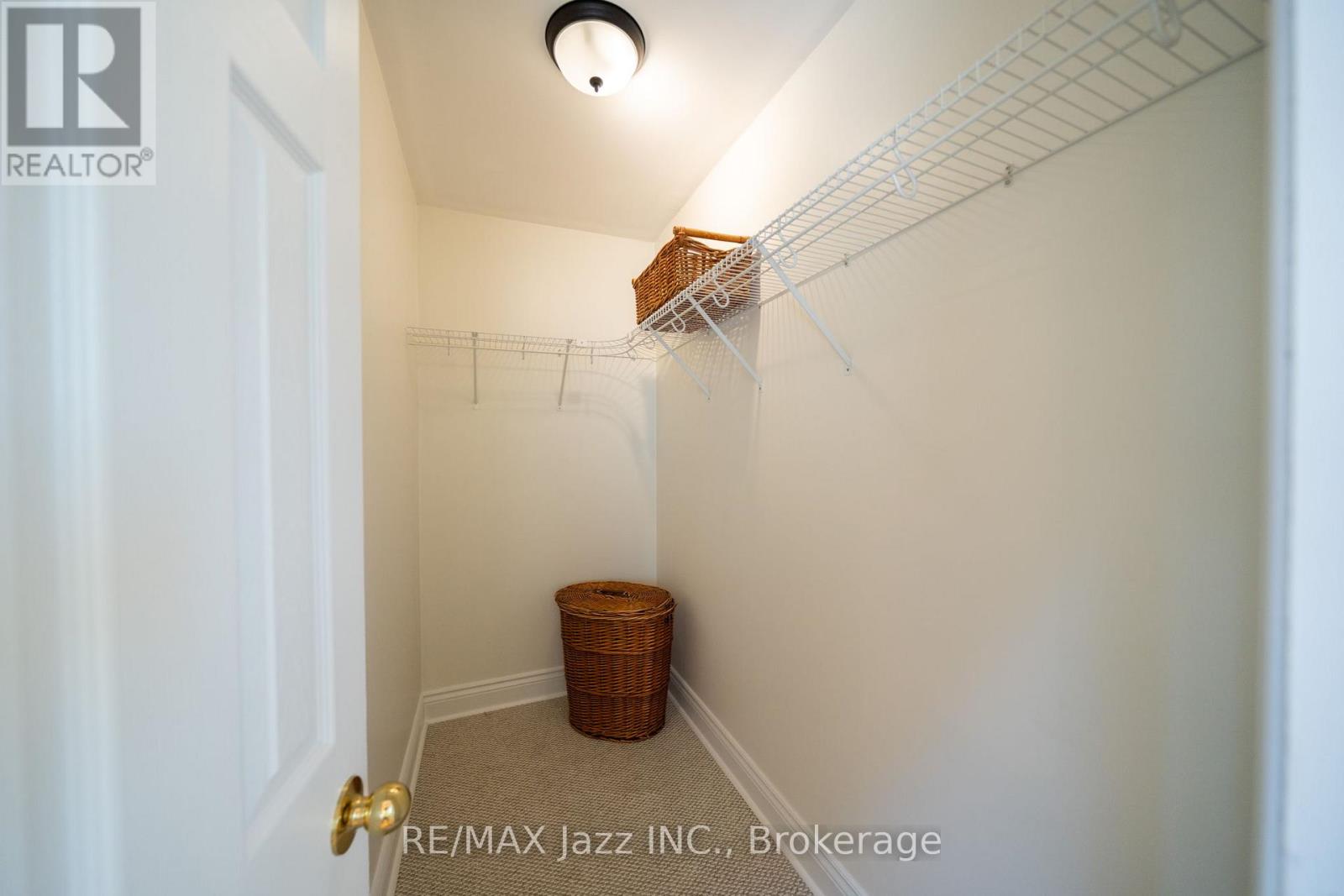 917 BYRON STREET N - Image 27