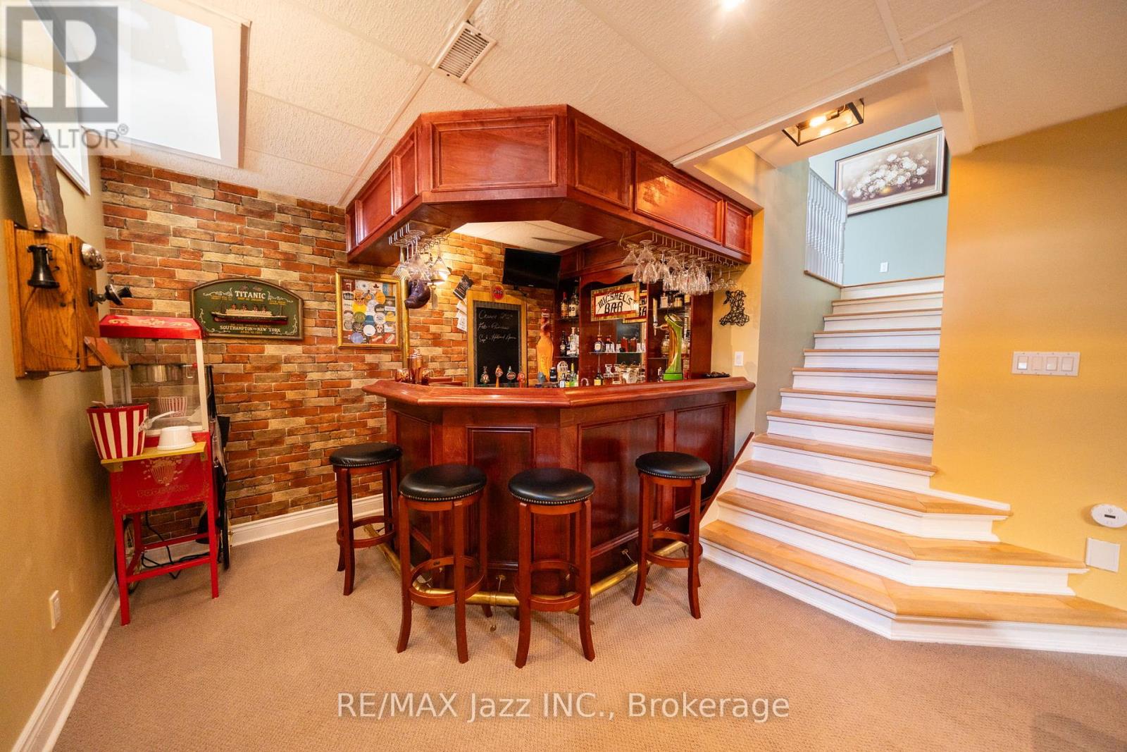 917 BYRON STREET N - Image 37