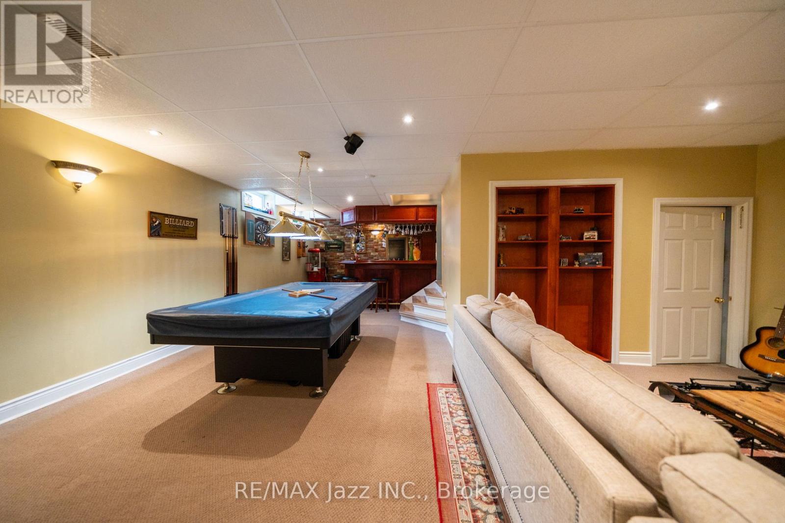 917 BYRON STREET N - Image 42