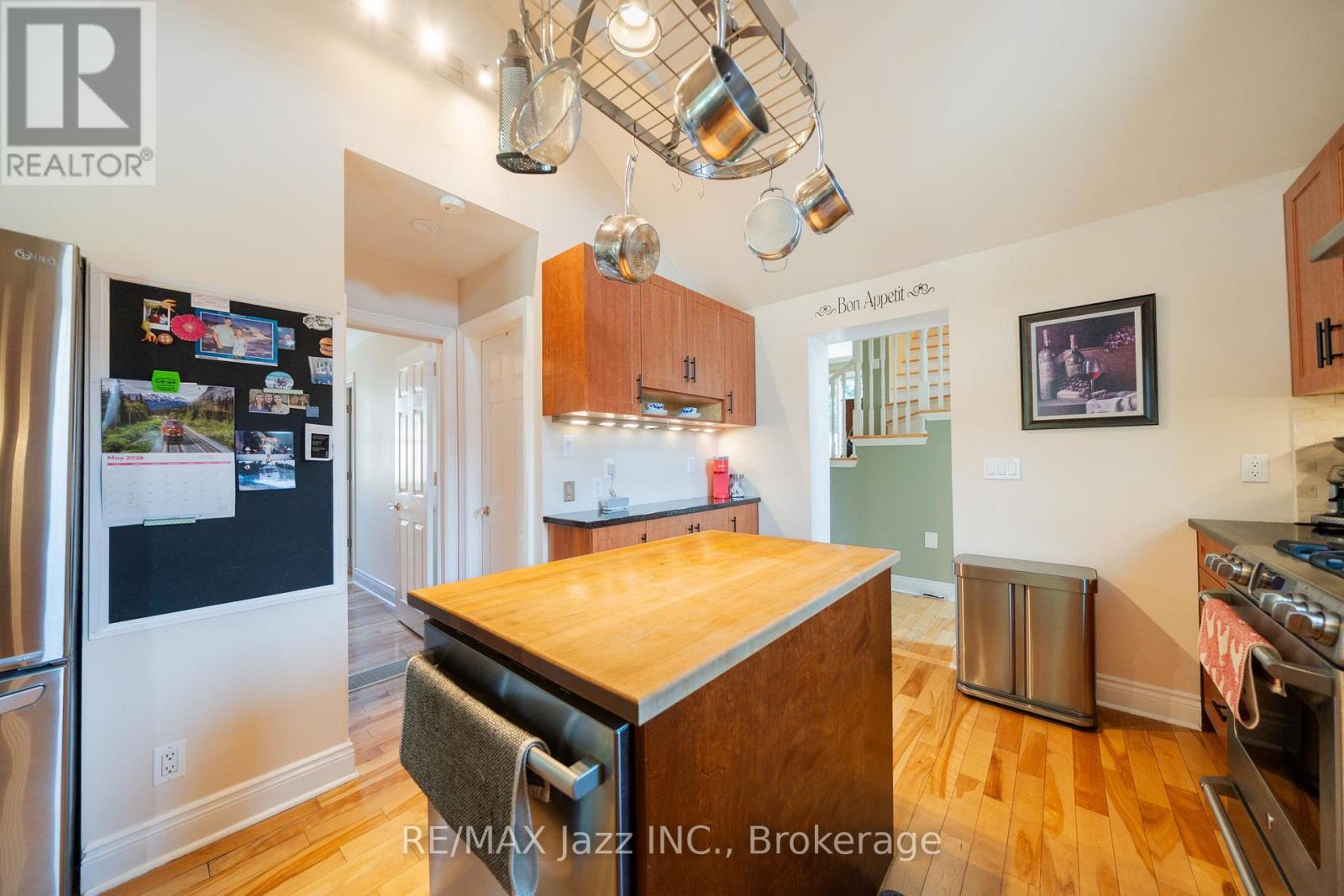 917 BYRON STREET N - Image 9