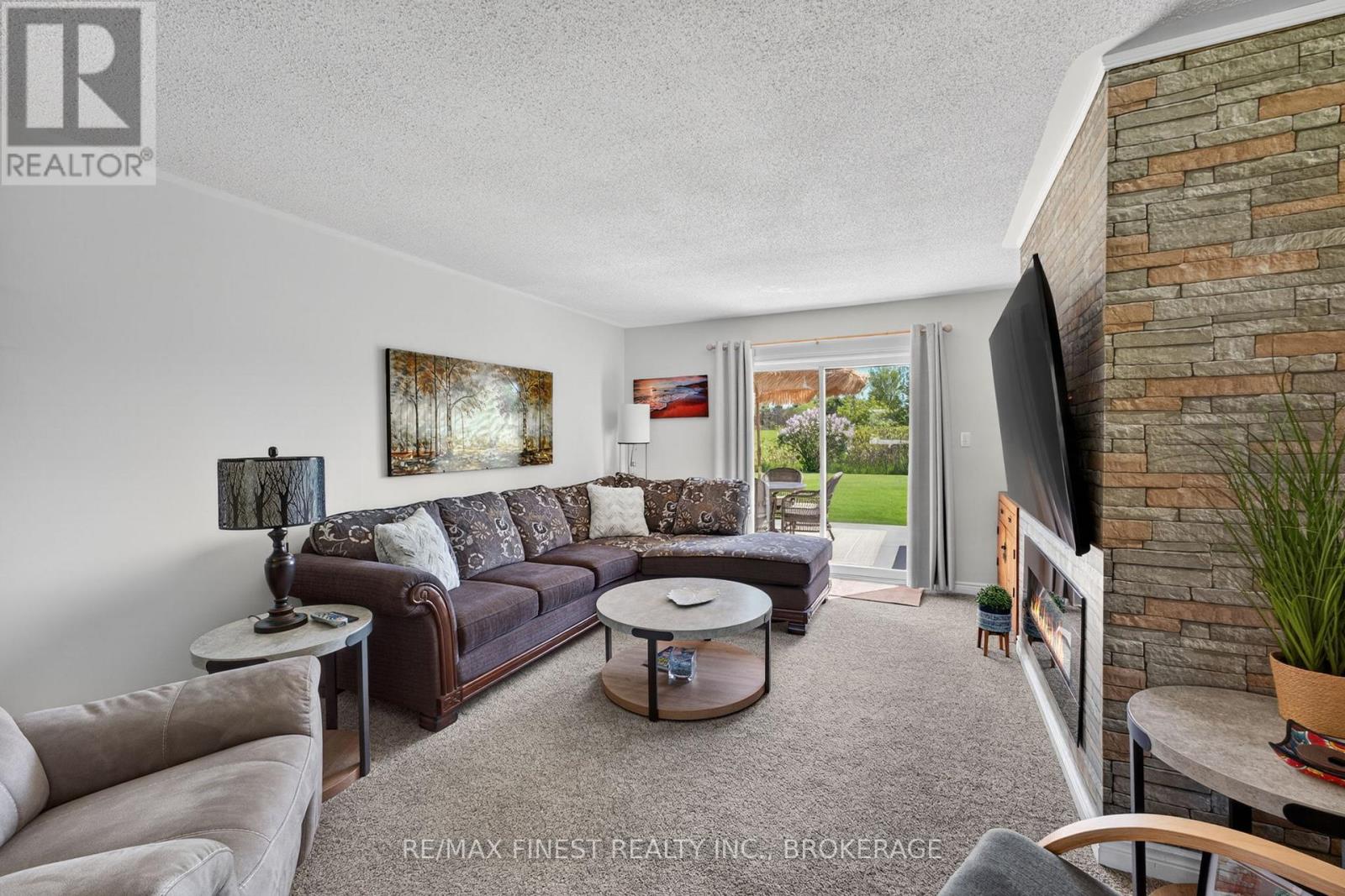 3 MARY AVENUE - 10