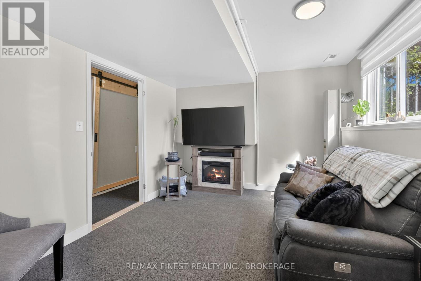 3 MARY AVENUE - 20