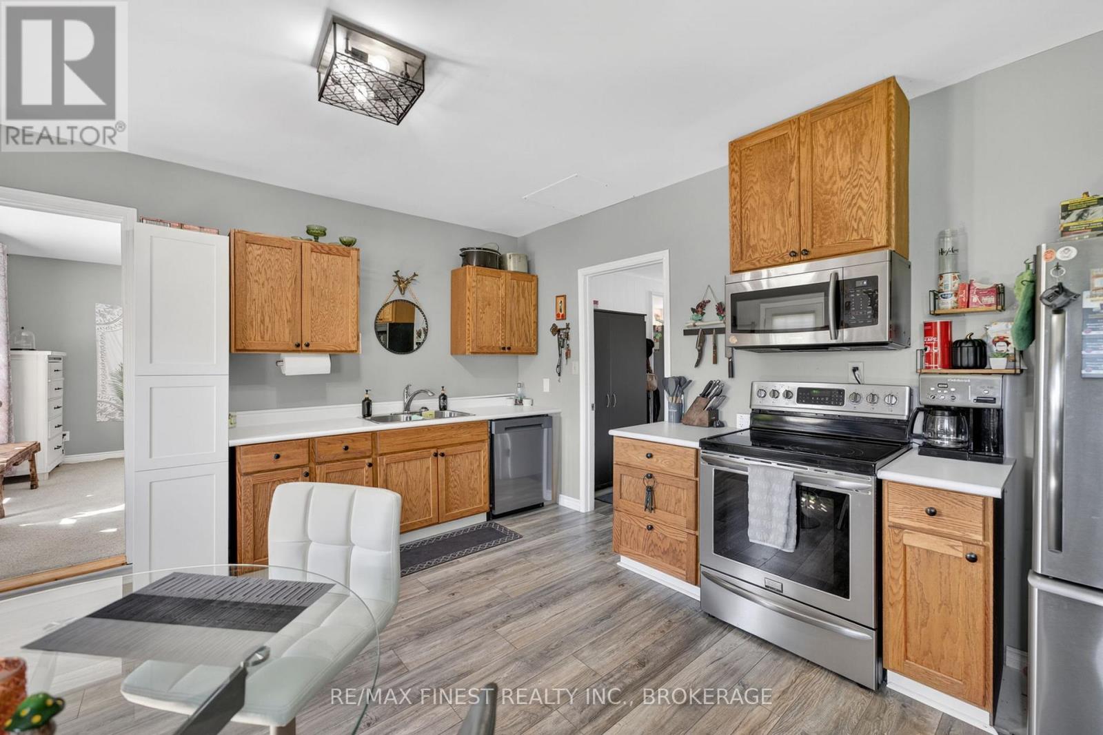 3 MARY AVENUE - 21