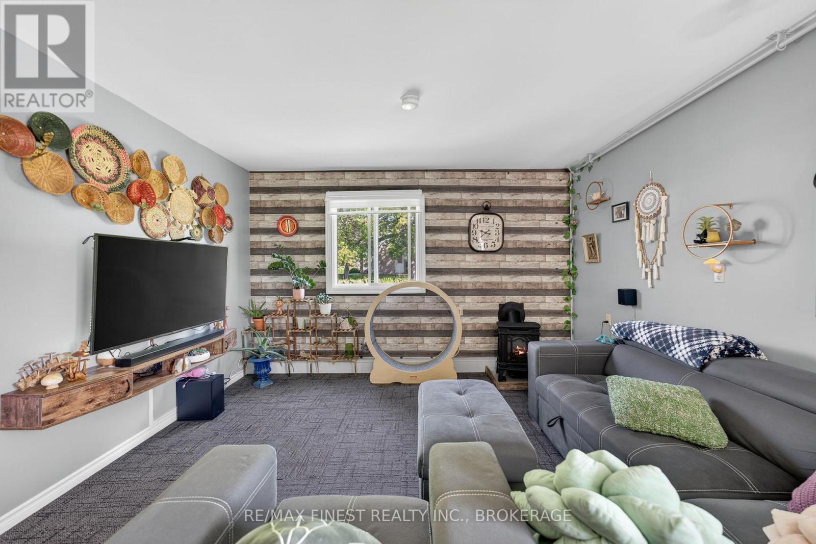 3 MARY AVENUE - 24