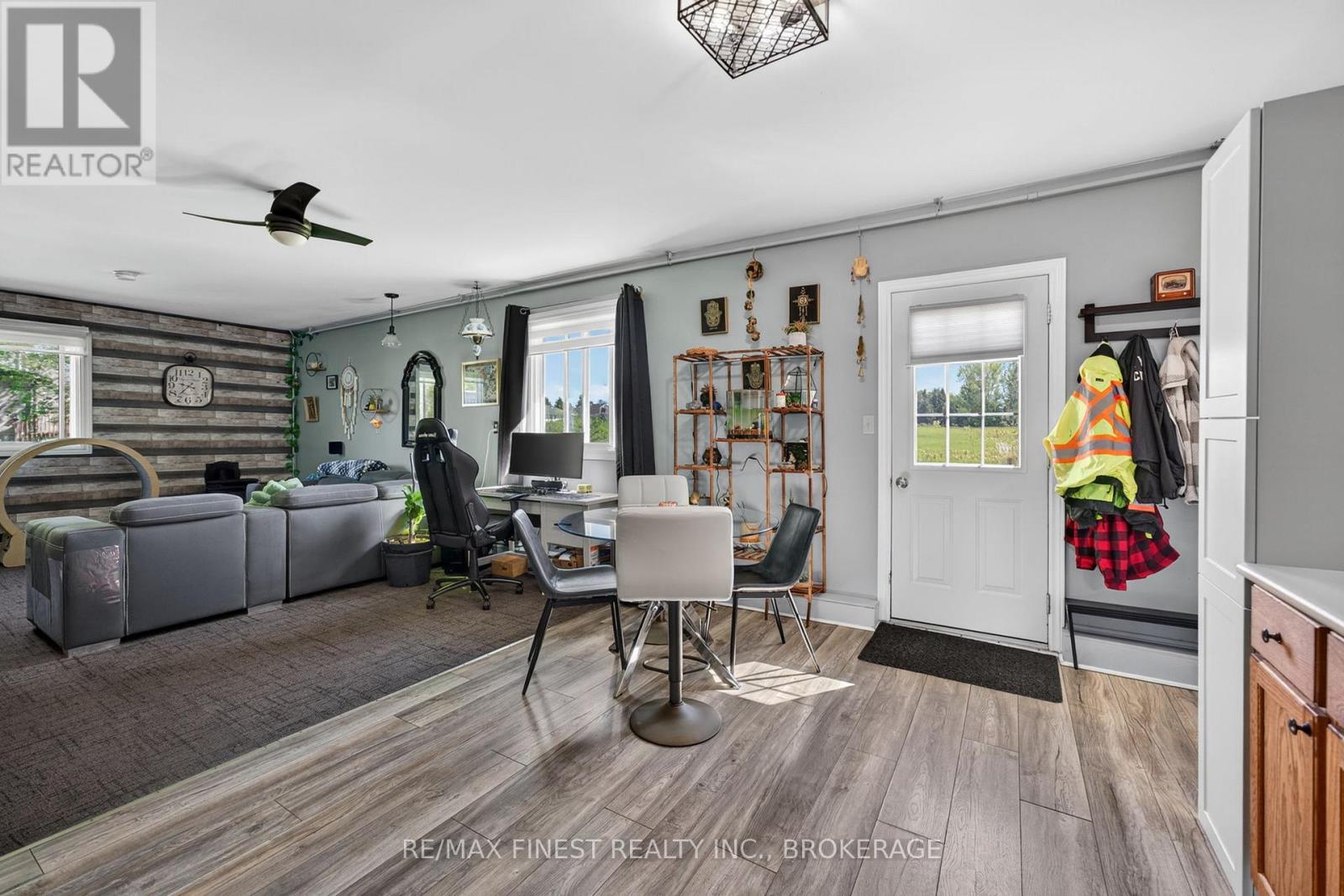3 MARY AVENUE - 27