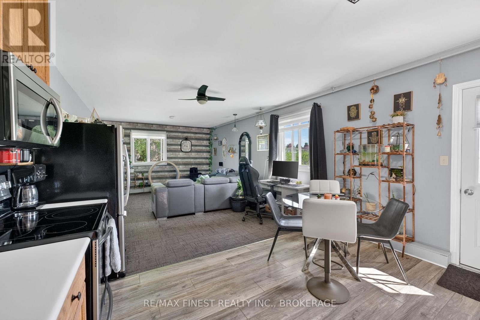 3 MARY AVENUE - 31
