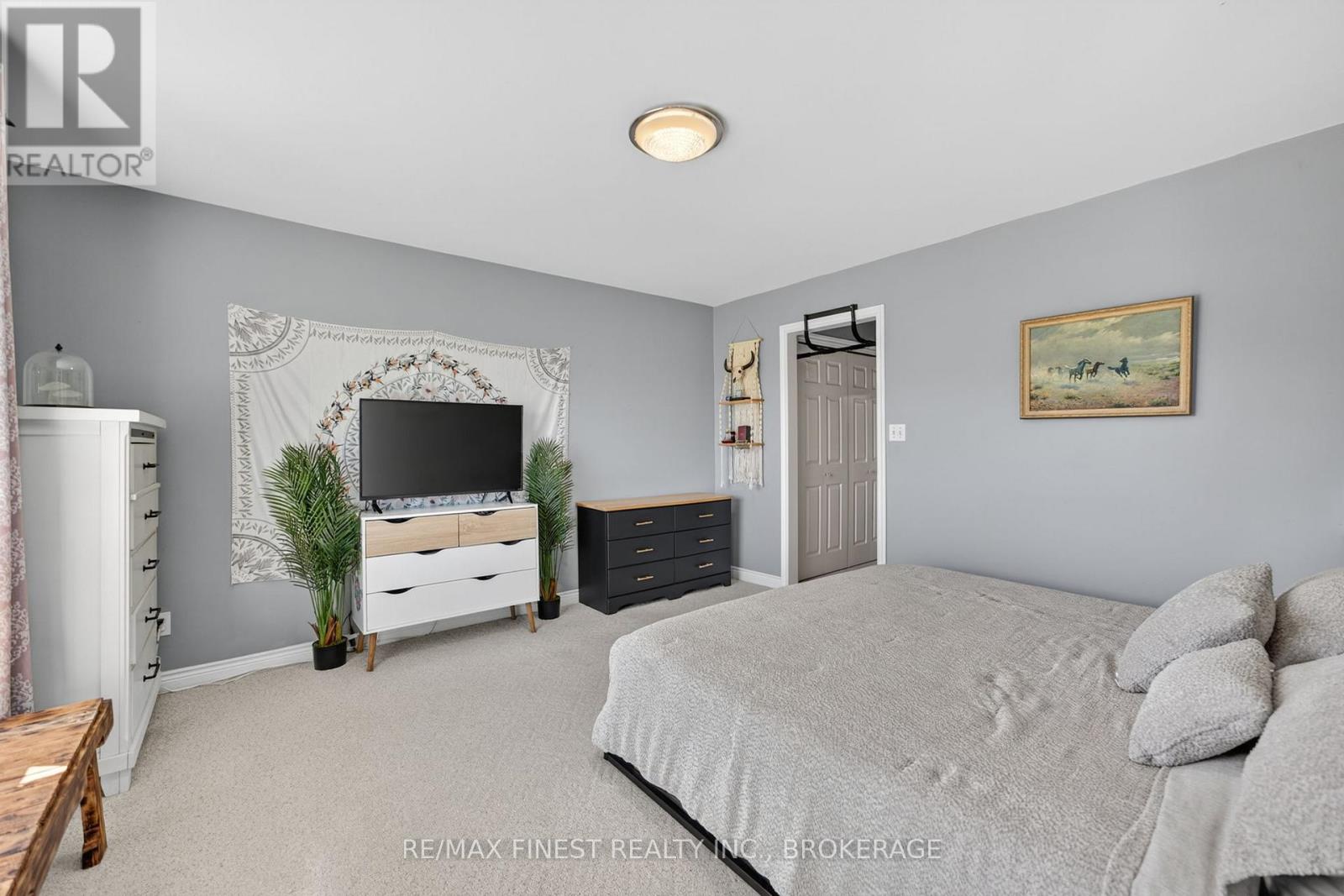 3 MARY AVENUE - 34