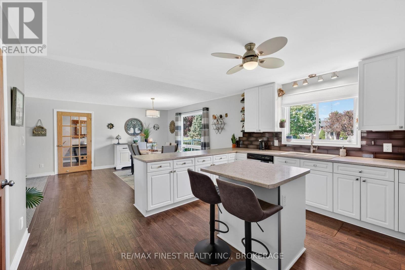 3 MARY AVENUE - 7
