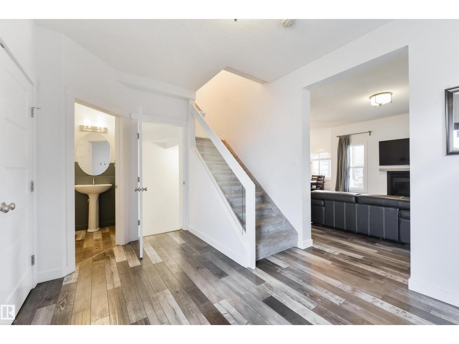 34 HAZELWOOD LN - 14