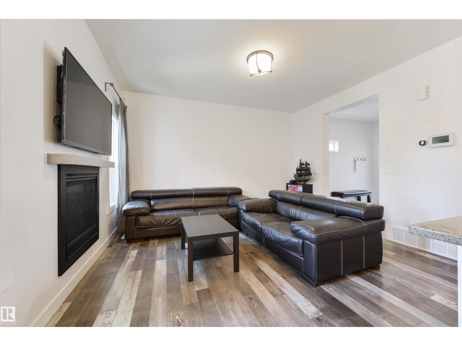 34 HAZELWOOD LN - 8