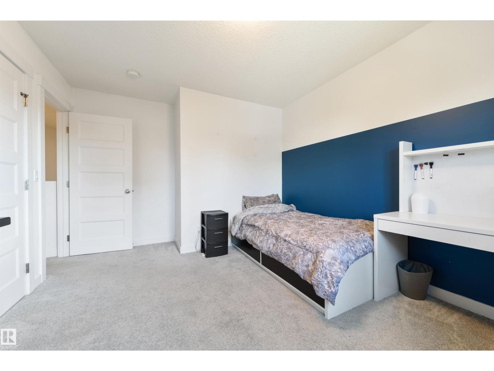 34 HAZELWOOD LN - 23