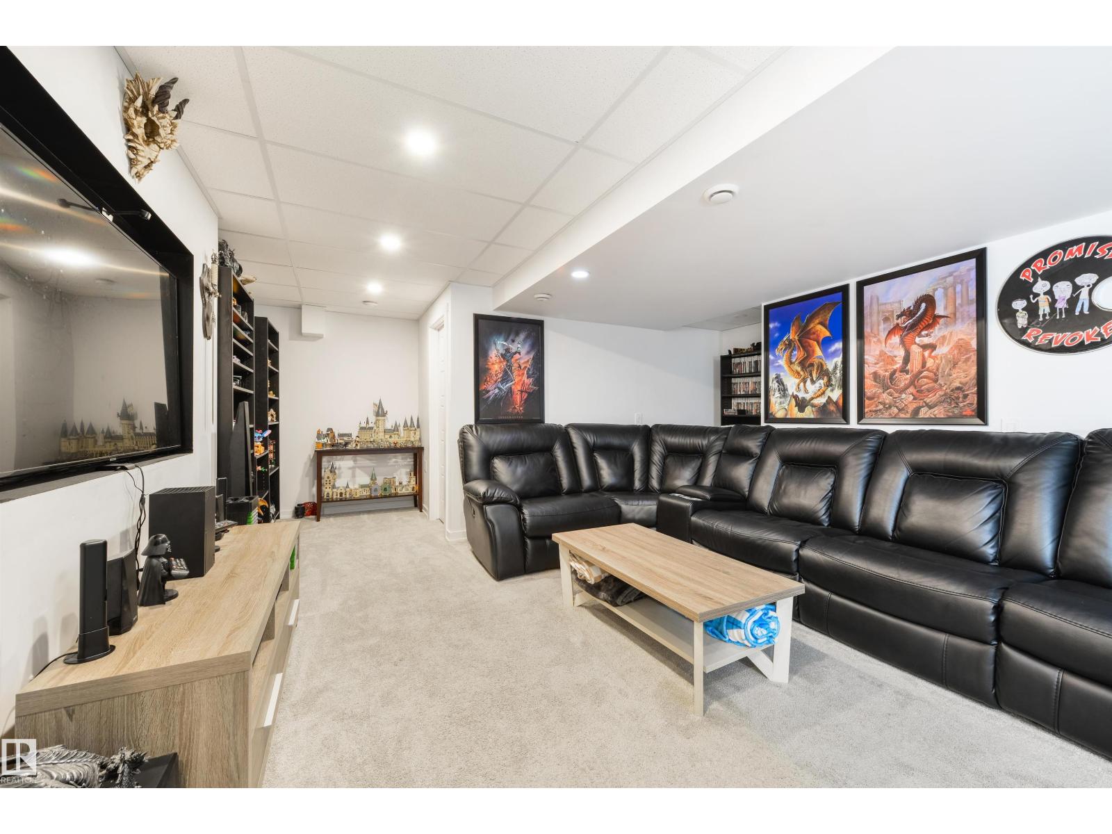 34 HAZELWOOD LN - 31