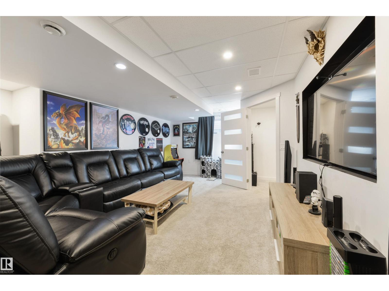 34 HAZELWOOD LN - 32