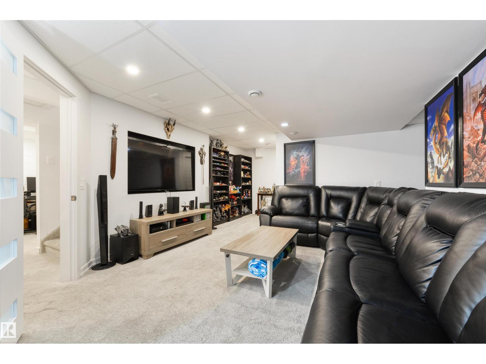 34 HAZELWOOD LN - 30