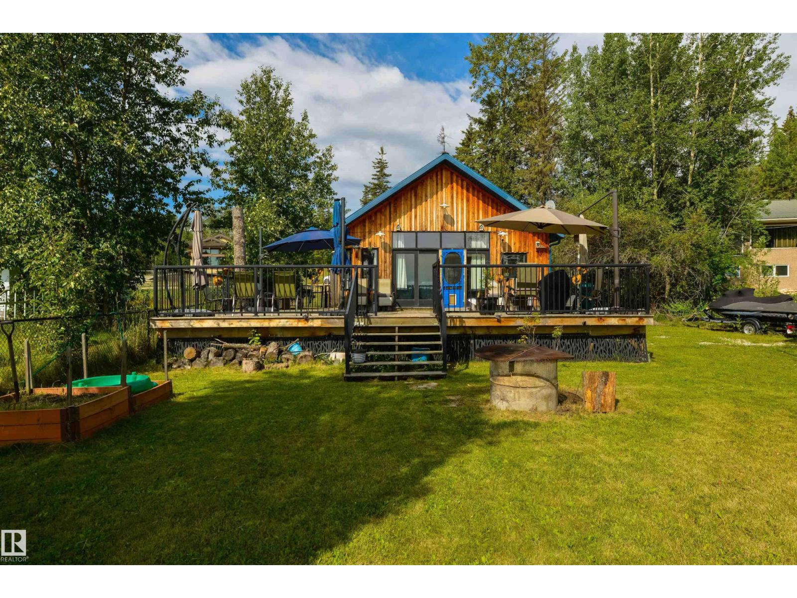 113 BAYVIEW DR - 24