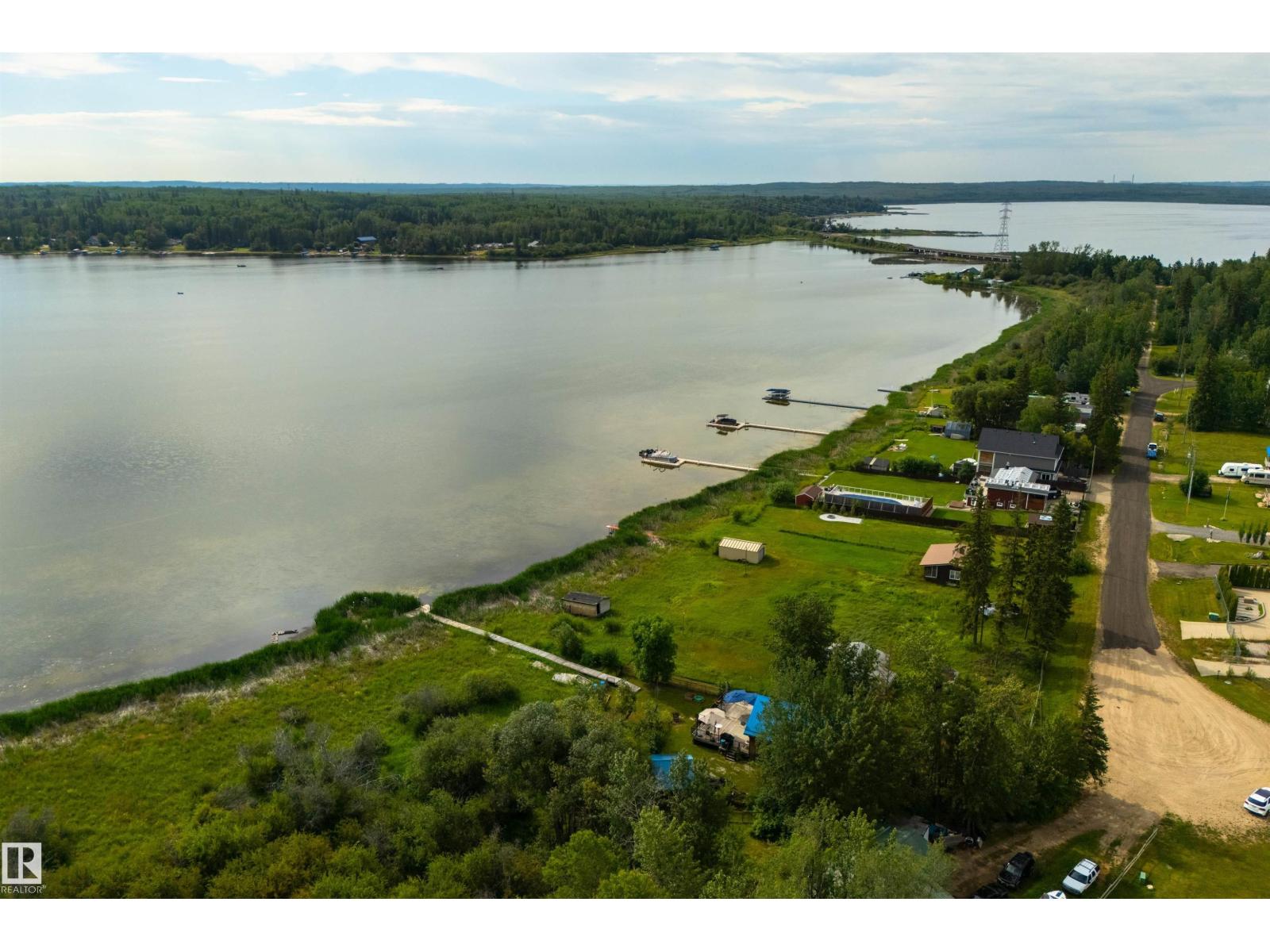 113 BAYVIEW DR - 40
