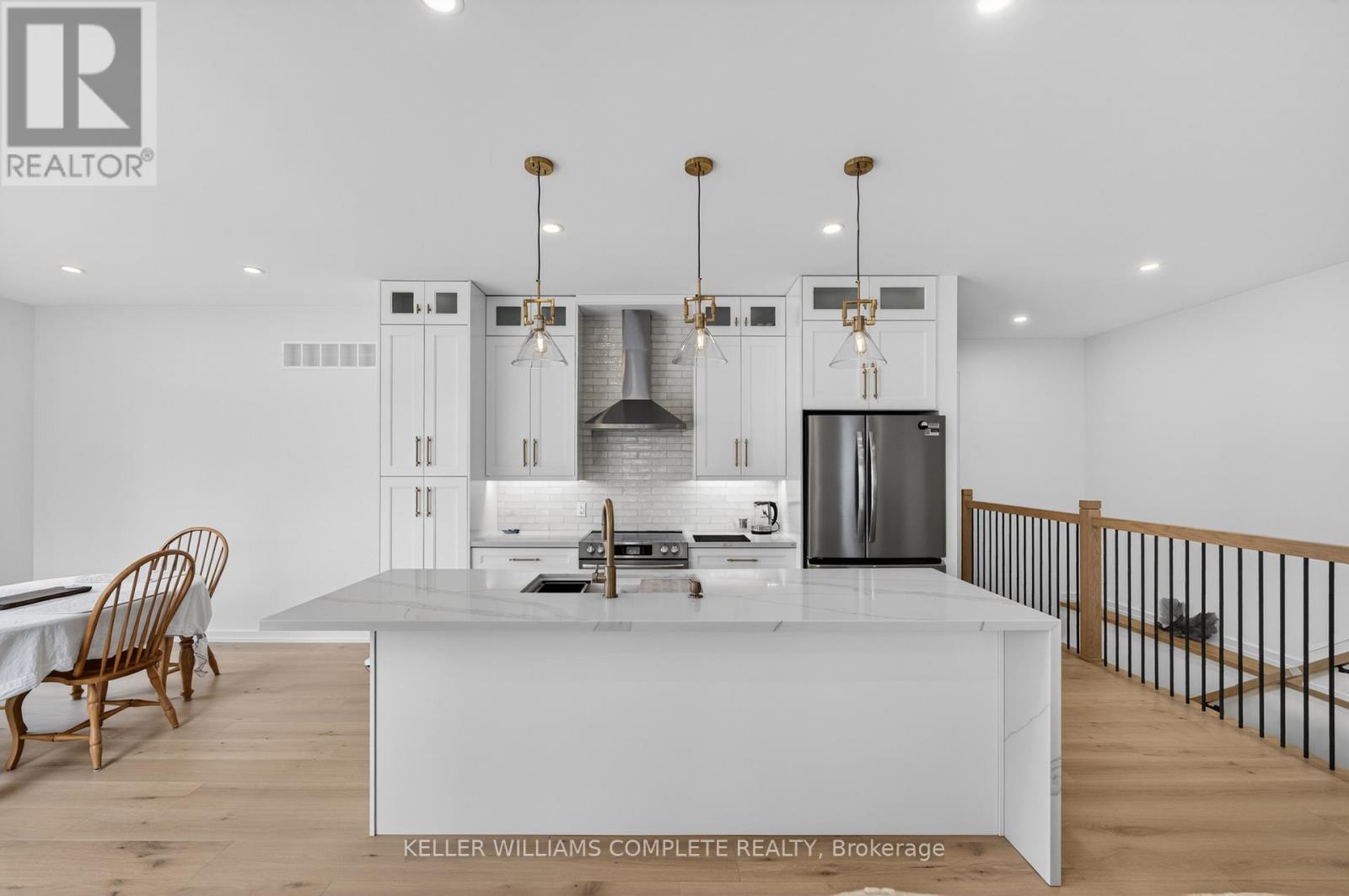 3310 BETHUNE AVENUE - 11
