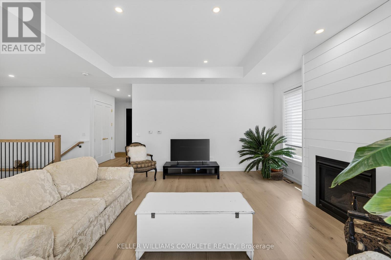 3310 BETHUNE AVENUE - 18