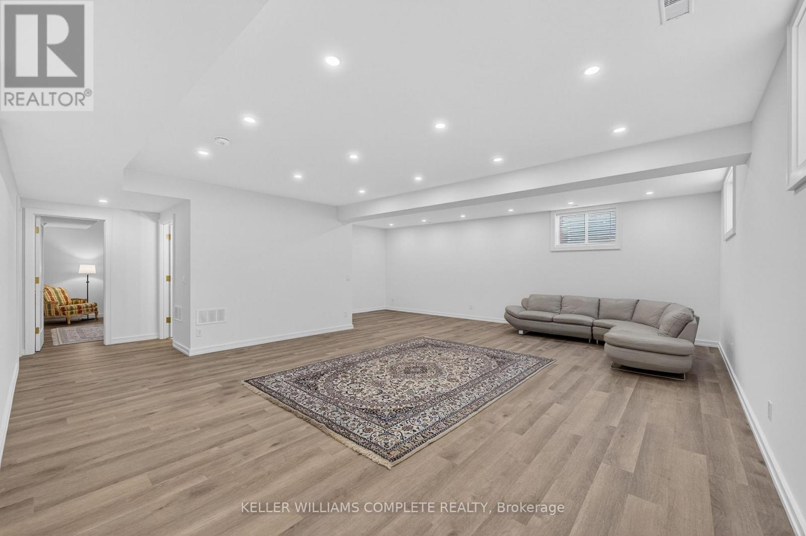 3310 BETHUNE AVENUE - 32
