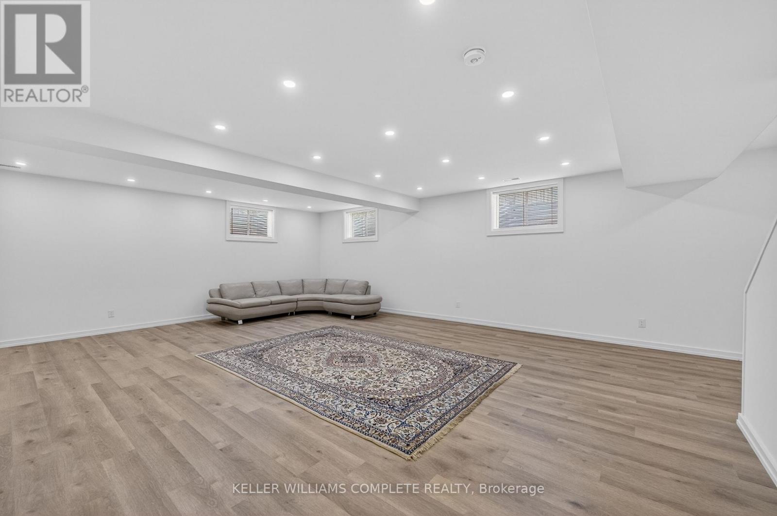 3310 BETHUNE AVENUE - 33