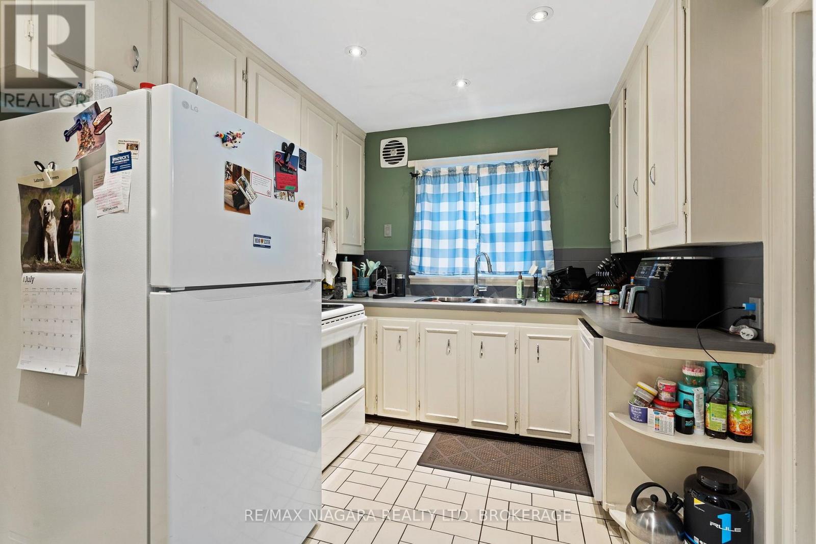 55 MAPLE STREET - 11