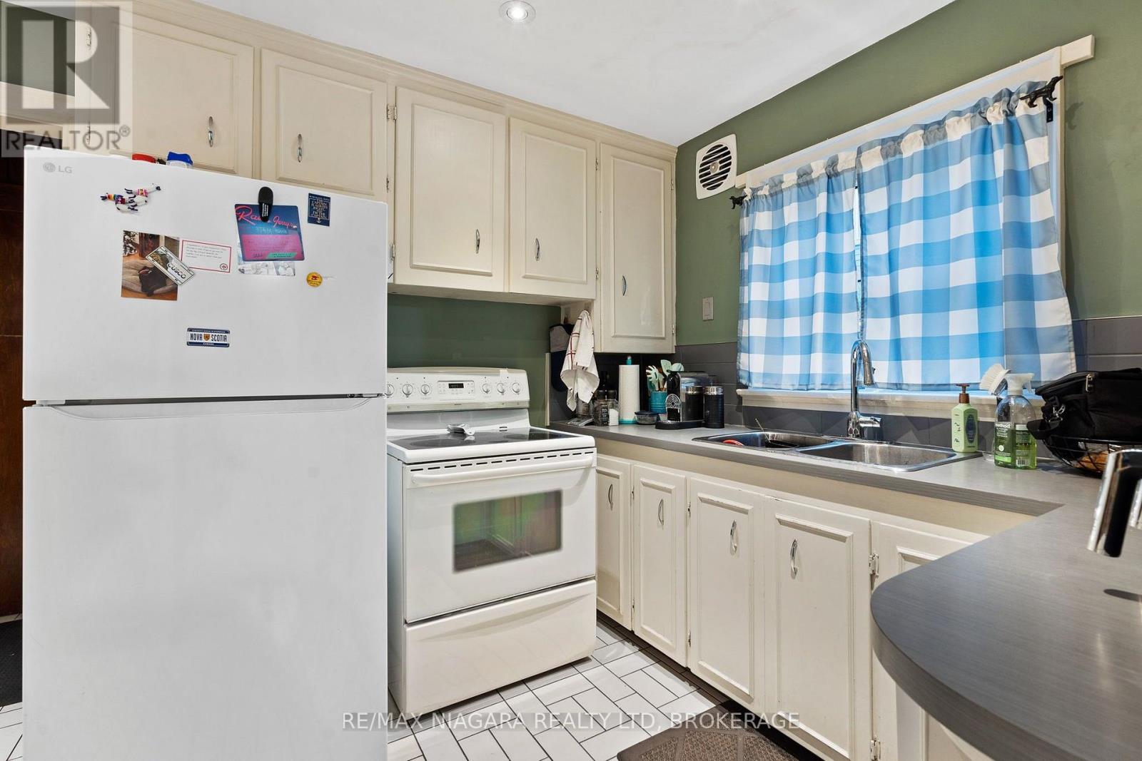 55 MAPLE STREET - 12