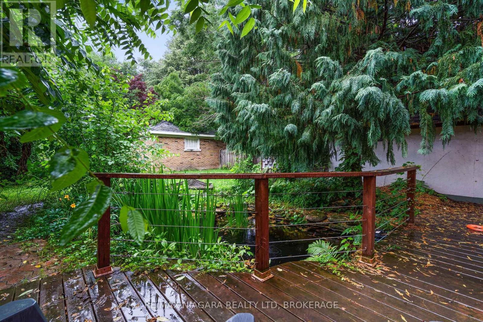 55 MAPLE STREET - 27