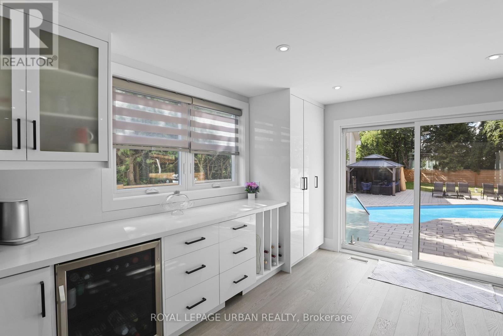 182 PARKVIEW HILL CRESCENT - 32
