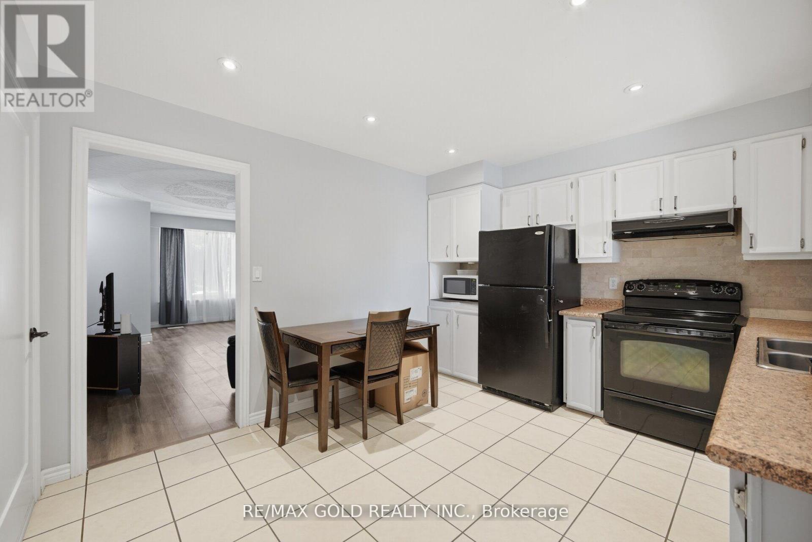 784 DOUGLAS STREET - 10