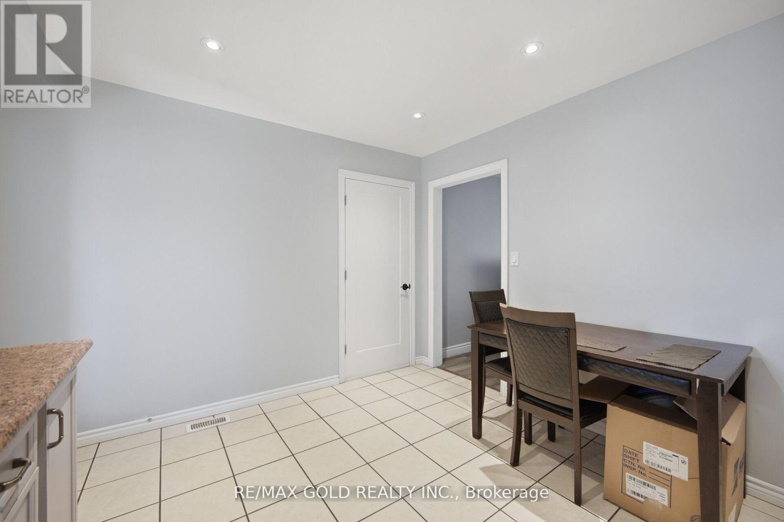 784 DOUGLAS STREET - 11