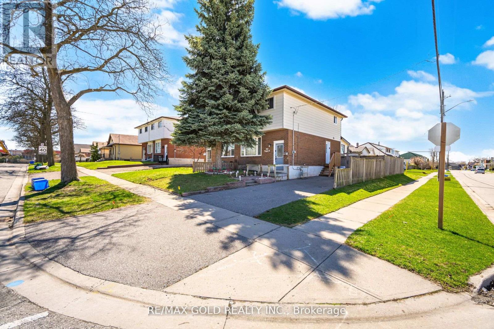 784 DOUGLAS STREET - 3