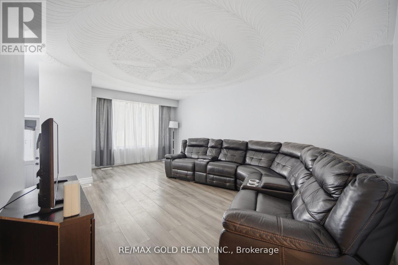 784 DOUGLAS STREET - 5