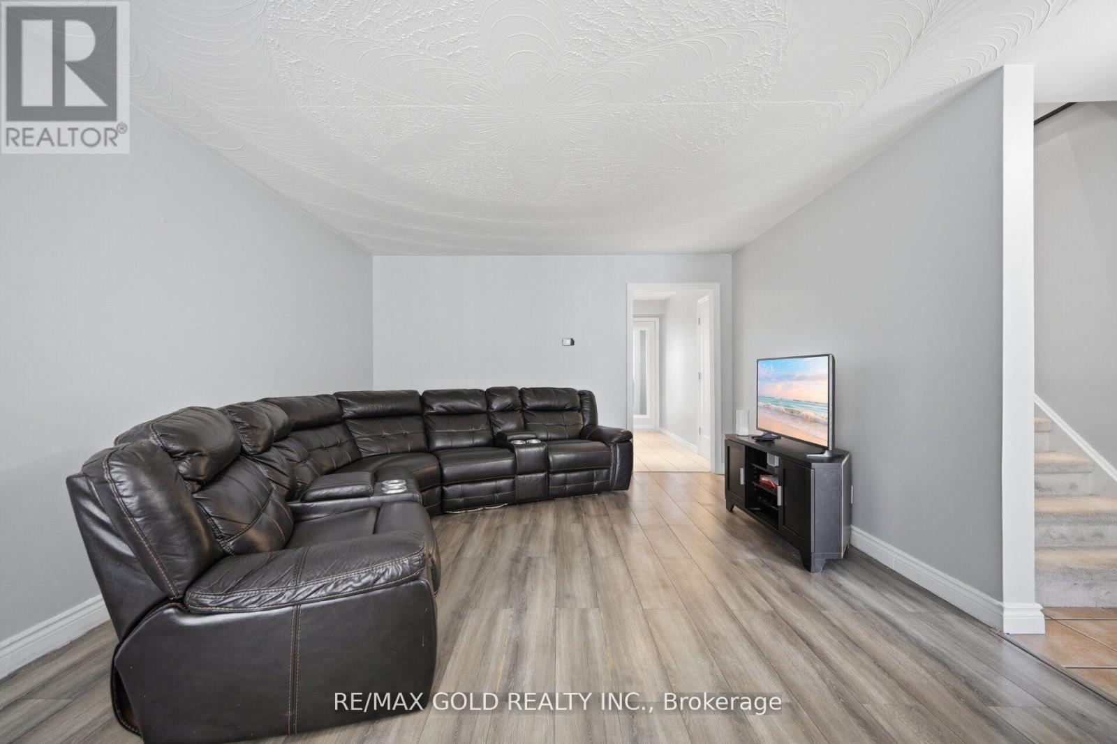 784 DOUGLAS STREET - 6