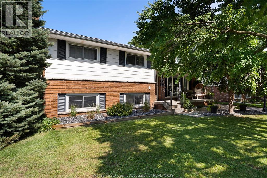 1170 GARDEN COURT DRIVE - 1