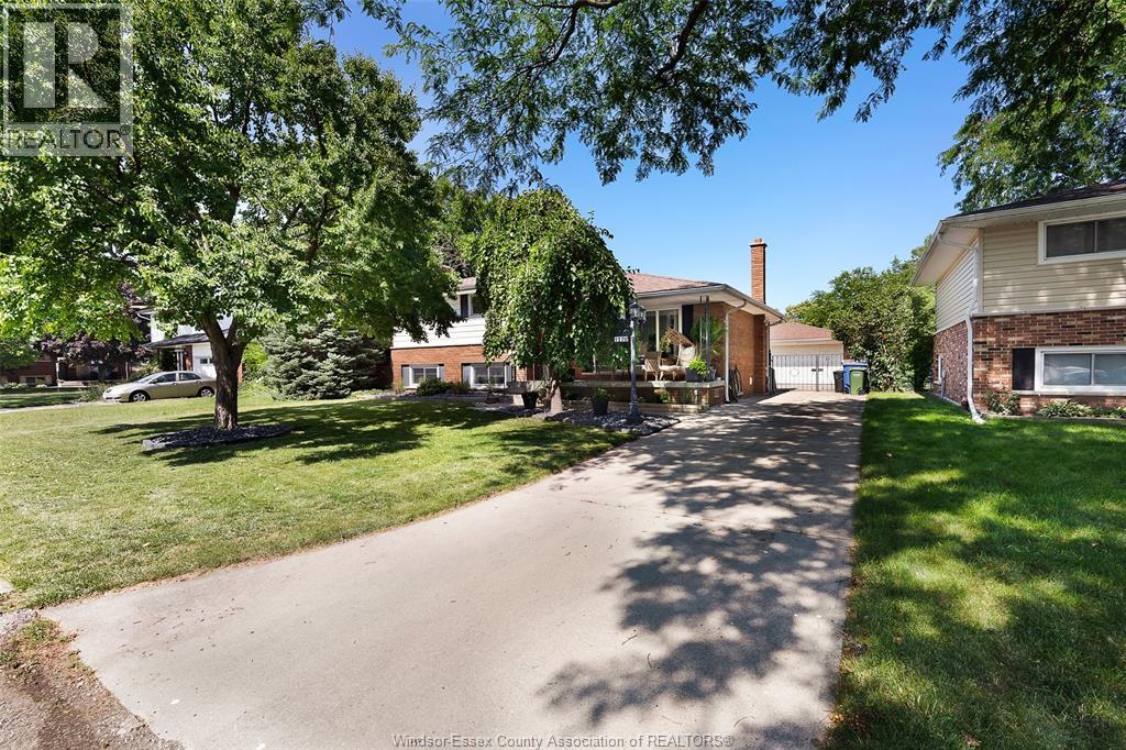 1170 GARDEN COURT DRIVE - 2
