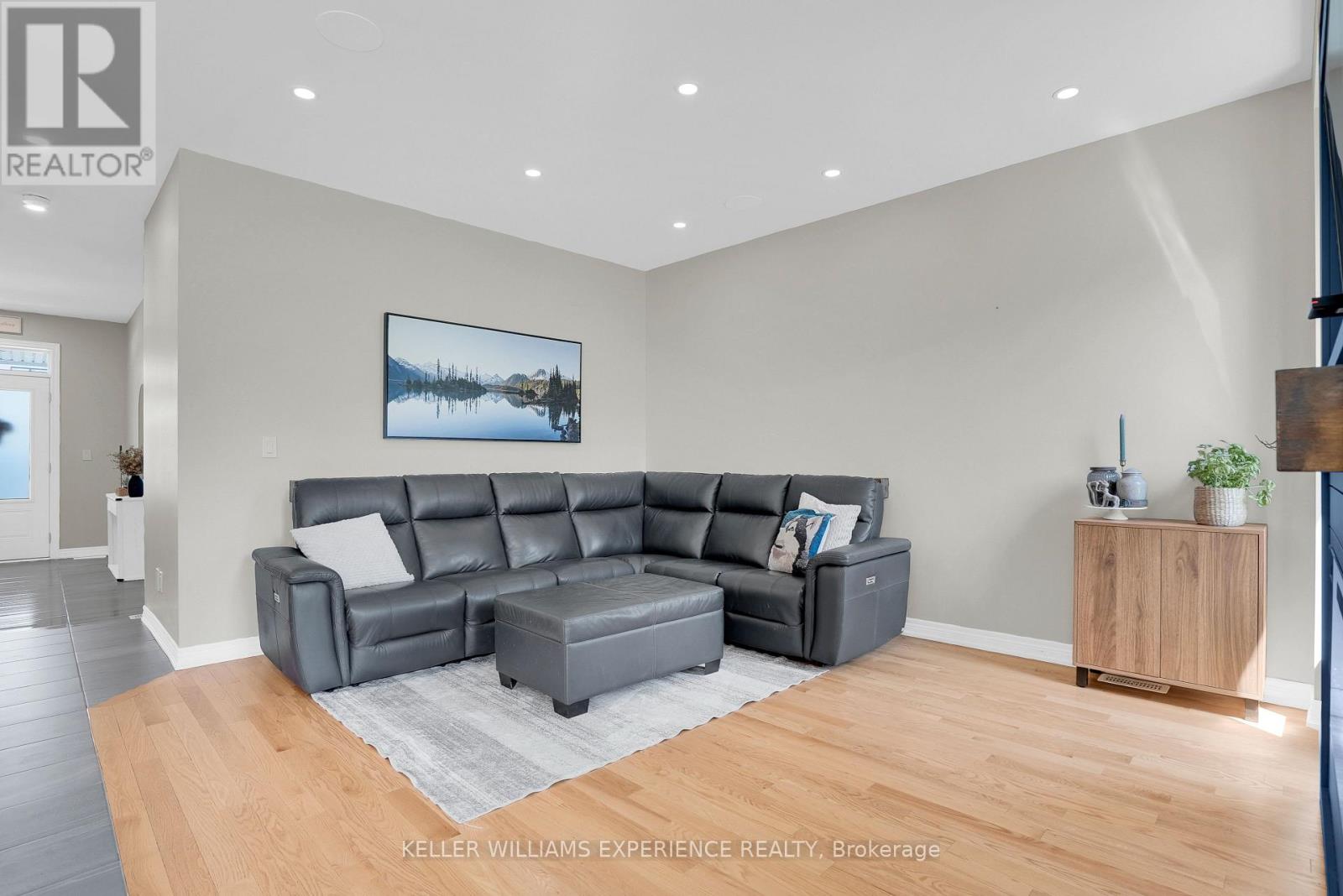 1329 DAVIS LOOP - 10