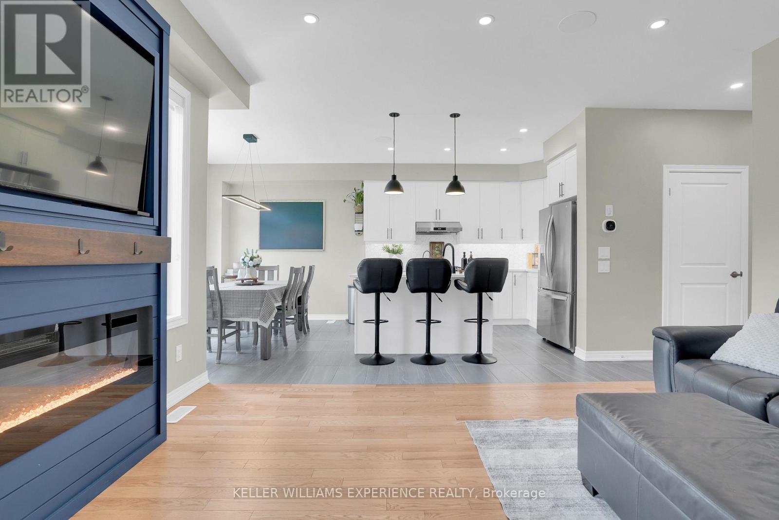 1329 DAVIS LOOP - 13