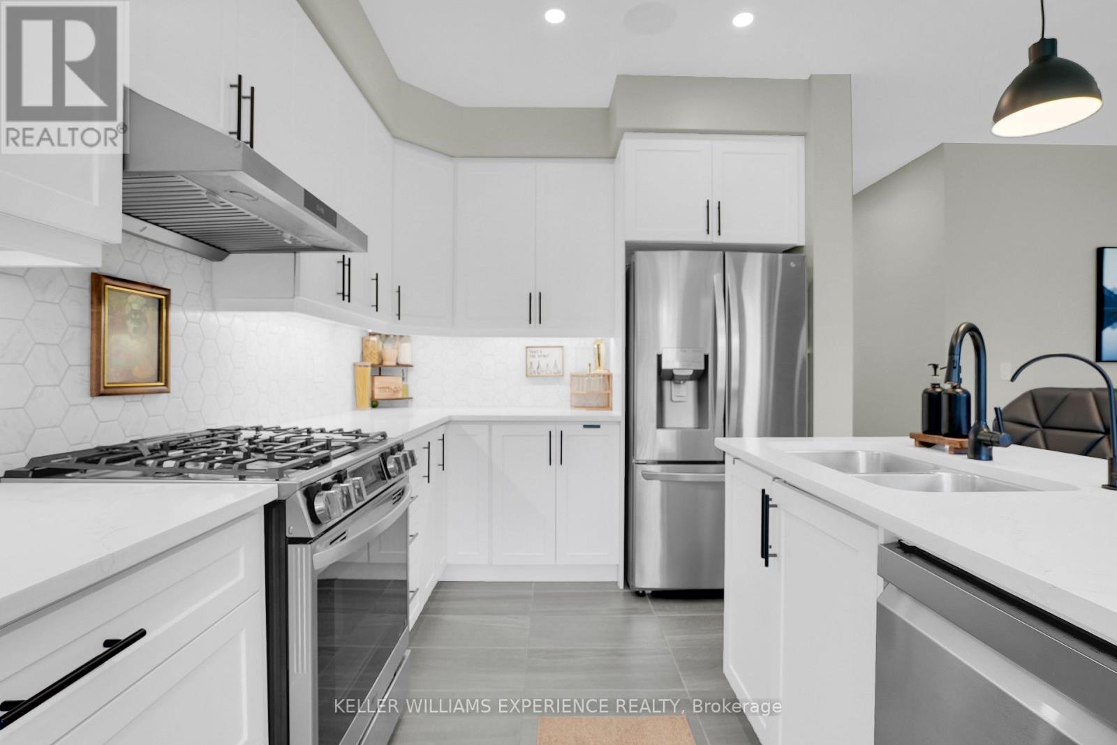 1329 DAVIS LOOP - 14