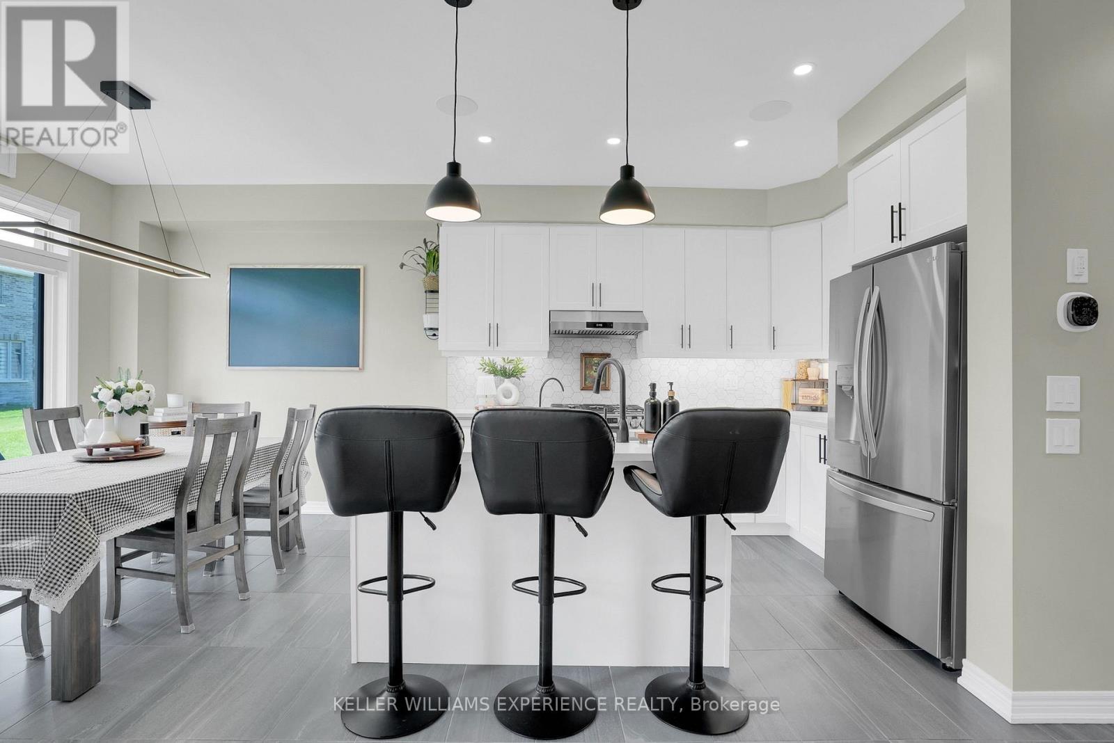 1329 DAVIS LOOP - 16