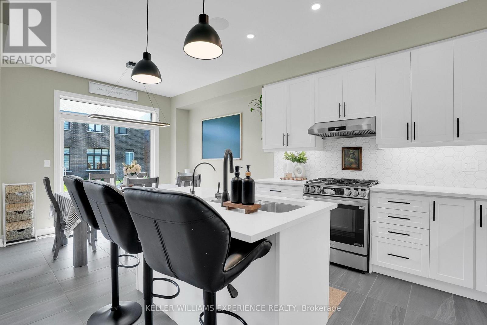 1329 DAVIS LOOP - 17